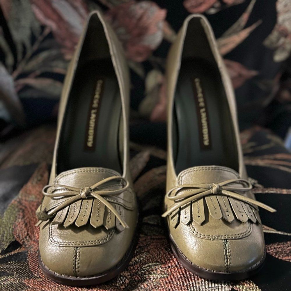Chinese Laundry women green round toe  heel size 6